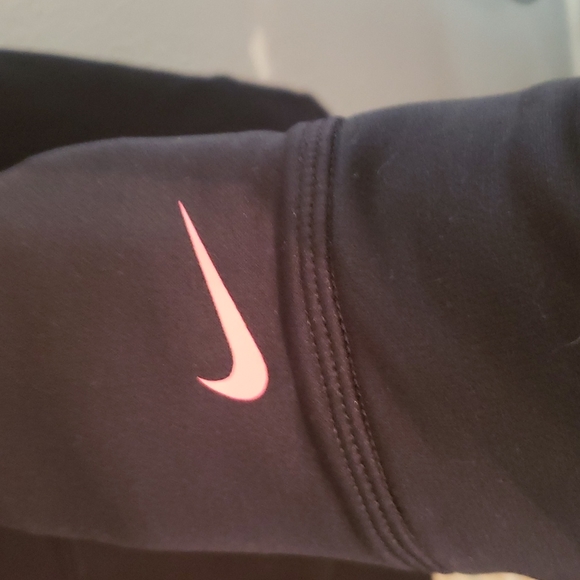 Nike Therma Fit - Picture 2 of 3